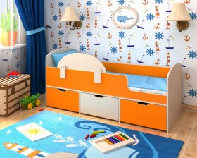 Кровать Малыш-мини с бортиком Дуб молочный/Оранжевый в Дудинке - dudinka.katalogmebeli.com | фото