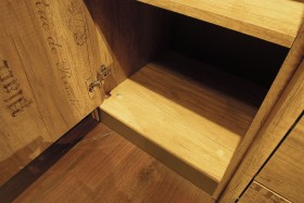 Шкаф для белья «Пилигрим» (Дуб Каньон светлый, Фон серый) в Дудинке - dudinka.katalogmebeli.com | фото 5